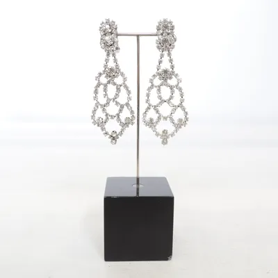 Örhängen (Silverfärgad) Okänd metall