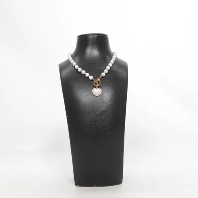 Halsband (Vit, Guldfärgad) Okänd metall