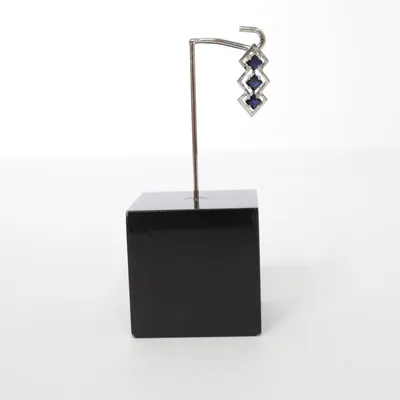Hänge (Silverfärgad) Okänd metall