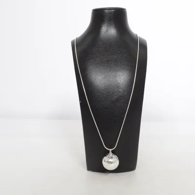 Halsband (Silverfärgad) från Ioaku Okänd metall
