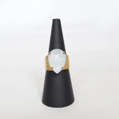 Ring (Guldfärgad) från Caroline Svedbom Okänd metall