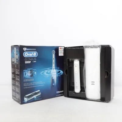 Cleansing device (Genius 9000N) from Oral-B