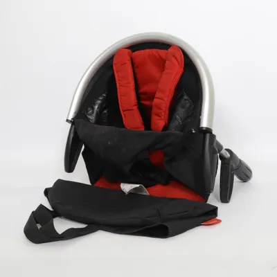 Kinderzitje (Zwart, Rood) van Phil & Teds