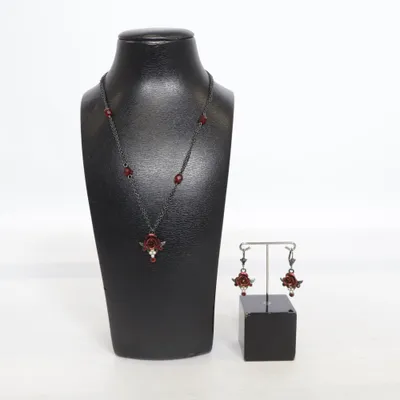 Smyckesset (Röd, Grå) Okänd metall