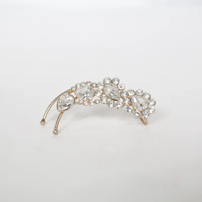 Brooch (White, Gold) Unknown metal