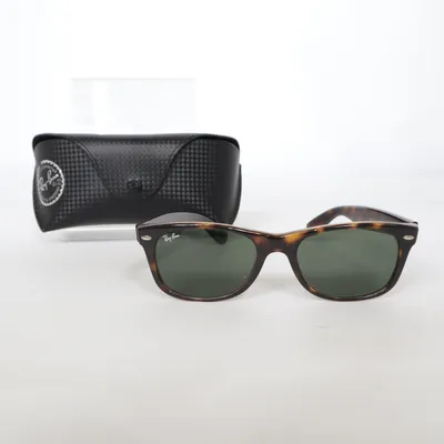 Solglasögon (RB 2132 New Wayfarer) från Ray-Ban