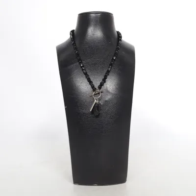 Halsband (Svart, Silverfärgad) från Våga Okänd metall