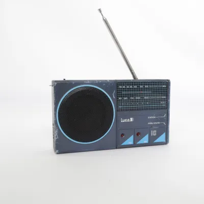 Radio (LR 01 Q60) from Luma