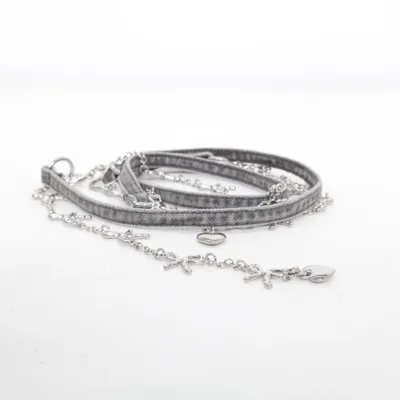 Kroppssmycke (Silverfärgad, Svart) Okänd metall