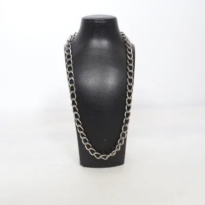 Halsband (Silverfärgad) Okänd metall