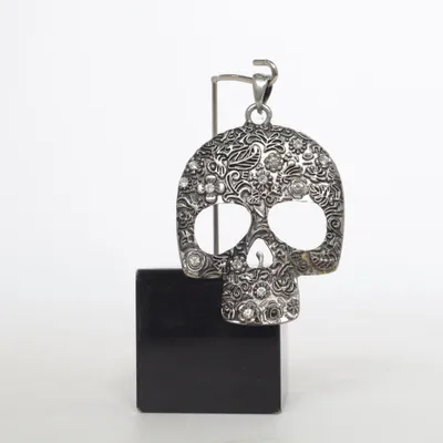 Pendant (Silver) Unknown metal
