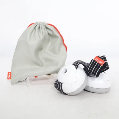 Hörselkåpor (Vit, Svart) från Alpine