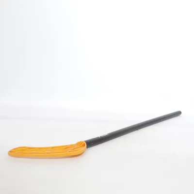 Innebandyklubba (Svart, Orange) från Stiga