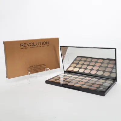 Palette de fards à paupières (Flawless Matte) de Makeup Revolution London