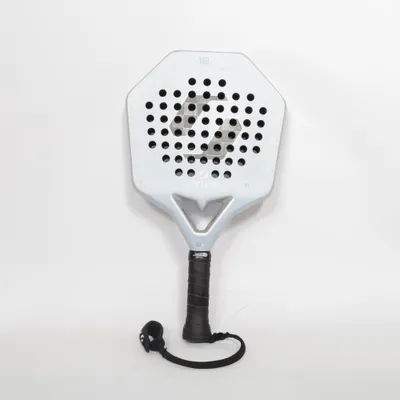 Padel racket (Cybershape 18k) van Stiga