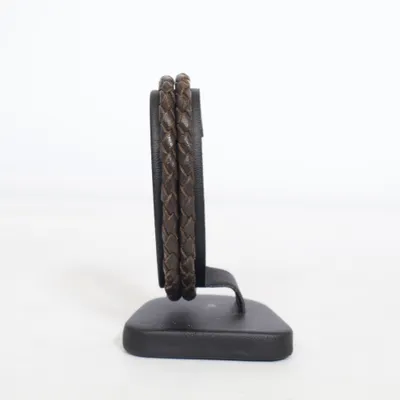 Armband (Brun) från Skultuna Okänd metall