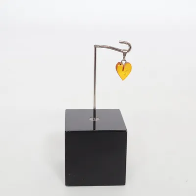 Hänge (Orange, Silverfärgad) Okänd metall