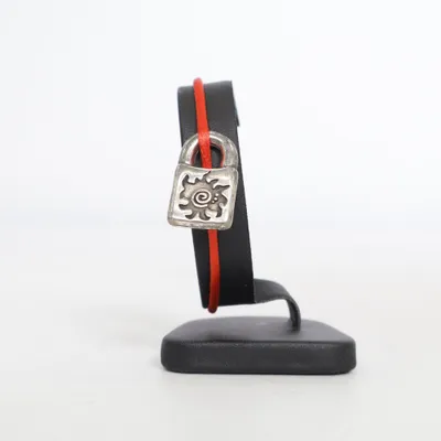 Bracelet (Red) from Uno de 50 Unknown metal
