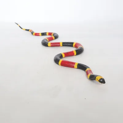 Hundleksak (Svart, Röd, Gul)