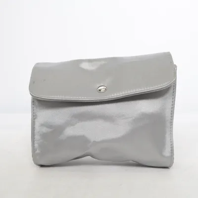 Trousse de toilette (Argent) de Calvin Klein Fragrances