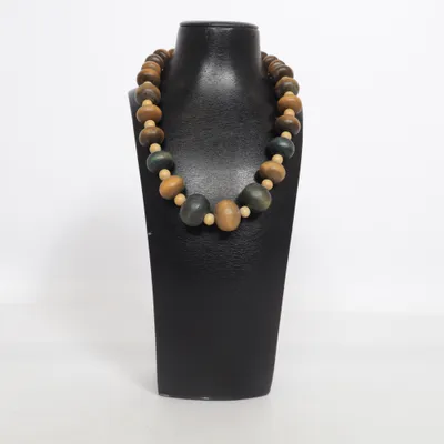 Halsband (Brun, Svart, Grön) Okänd metall