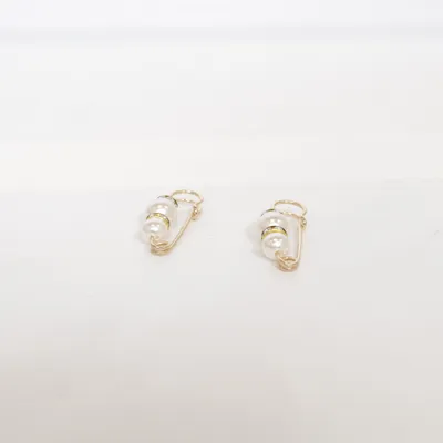 Brosch (Guldfärgad, Vit) Okänd metall