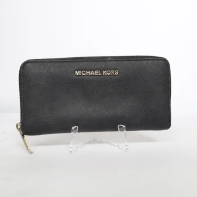 Wallet (Jet Set Travel) from Michael Kors