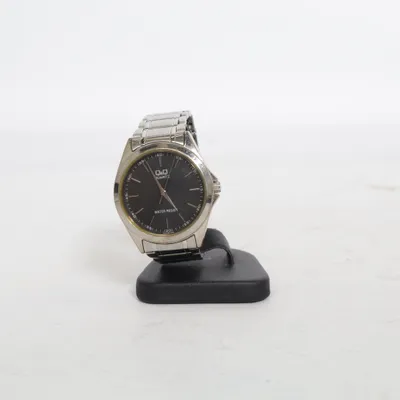 Wristwatch (Silver, Black) from Q&Q