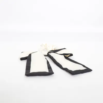 Élastique pour cheveux (Blanc, Noir) de Handmade
