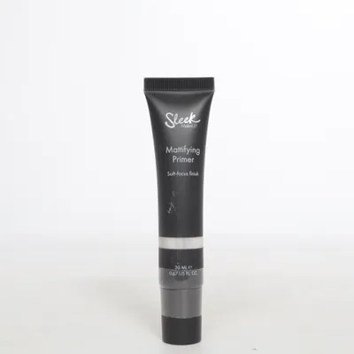 Primer (Mattifying Primer) fra Sleek Makeup