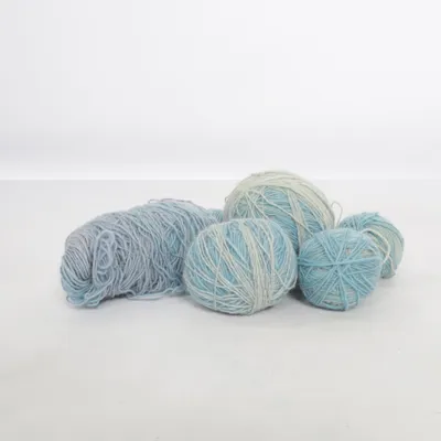 Yarn (Blue, Multicolored)