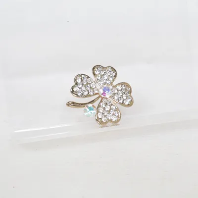 Brosch (Guldfärgad) Okänd metall