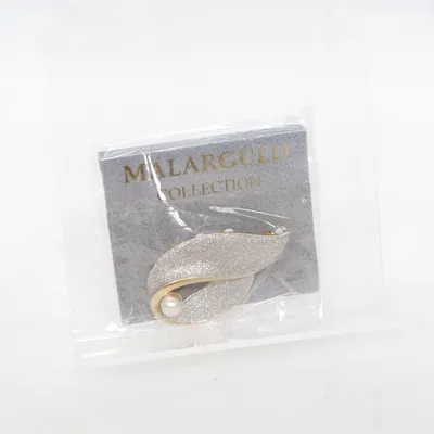 Brosch (Guldfärgad, Silverfärgad) från Nålarguld Okänd metall