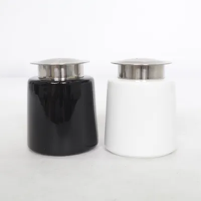 Salt & pepper shakers (Black, White) from Menu