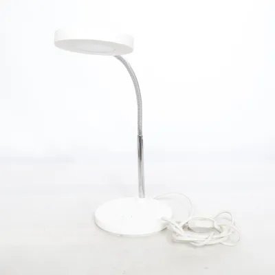 Skrivbordslampa (Vit) från Markslöjd
