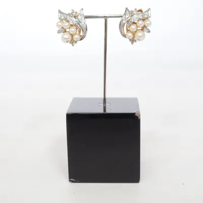 Örhängen (Vit, Silverfärgad, Guldfärgad) Okänd metall