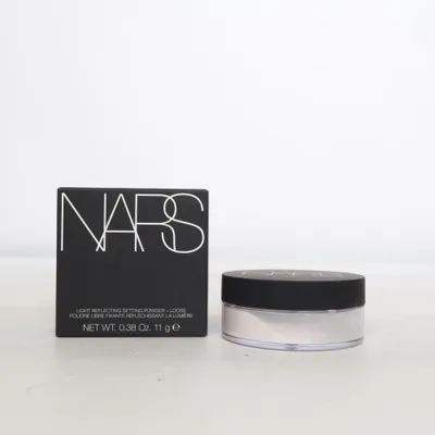 Puder (Light Reflecting Setting Powder) från Nars
