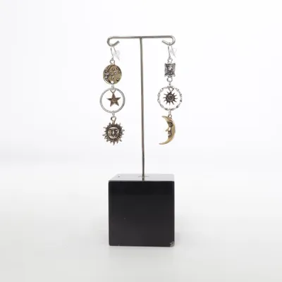 Earrings (Silver, Gold) Unknown metal