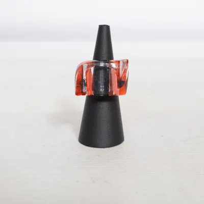 Ring (Transparent, Röd, Svart) Okänd metall