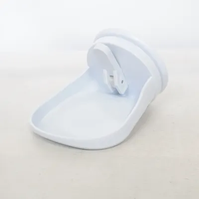 Fotpall (Fotpall att fästa med sugpropp på väggen i tex duschen vid rakning av ben. Kan fällas upp och ned. )