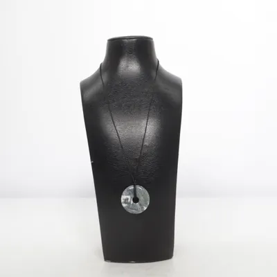 Collier (Noir) Métal inconnu