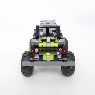 Byggsats (42118) från LEGO