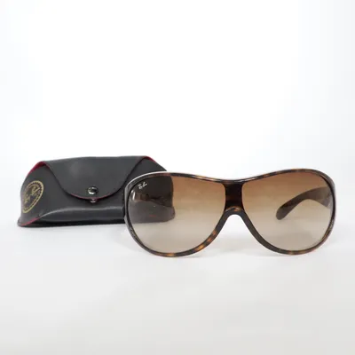 Solglasögon (RB 4081) från Ray-Ban