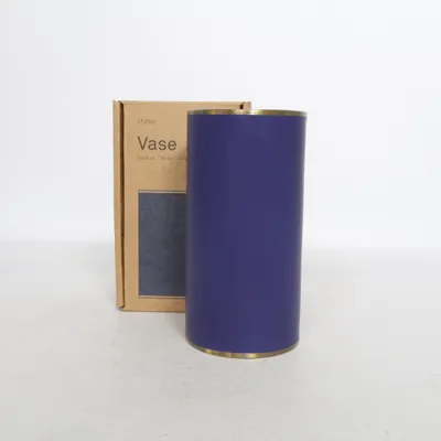 Vase (Bleu) de Lucie Kaas