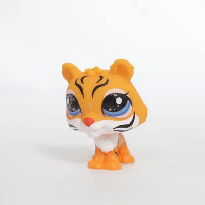 Toy figurine (Orange, Multicolored) from Littlest Pet Shop