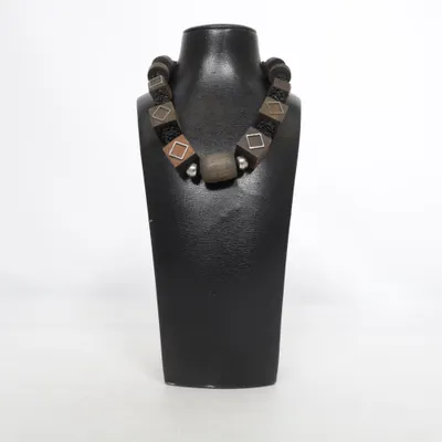 Collier (Marron, Noir, Argent) de David Métal inconnu