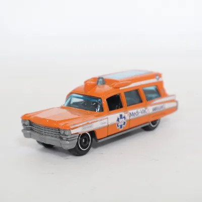 Leksaksbil (Cadillac S49 Ambulance) från Matchbox