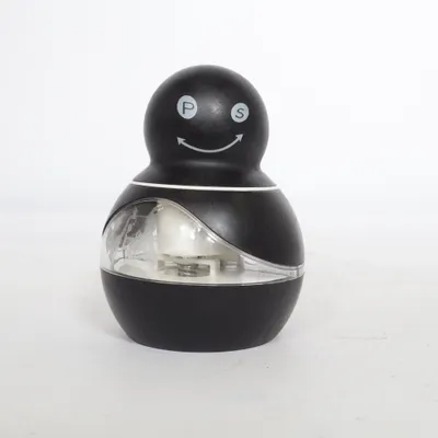 Salt & Pepper grinder (Black) from Menu