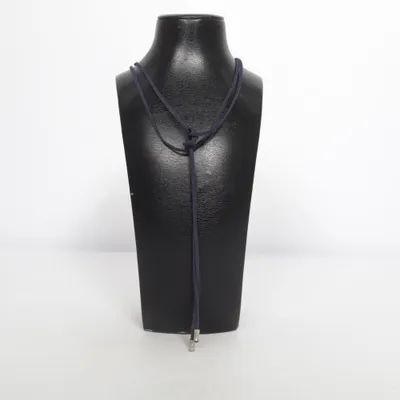 Collier (Noir) de Nature Métal inconnu