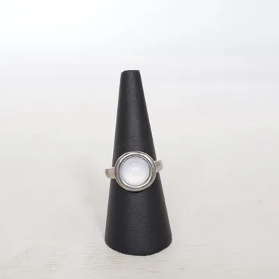 Ring (Silverfärgad) Okänd metall